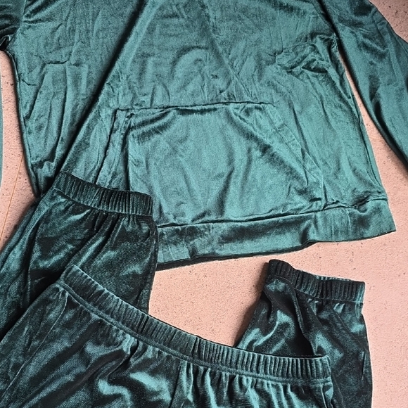 Green Velvet Hoodie and Joggers Set - Picture 5 of 5